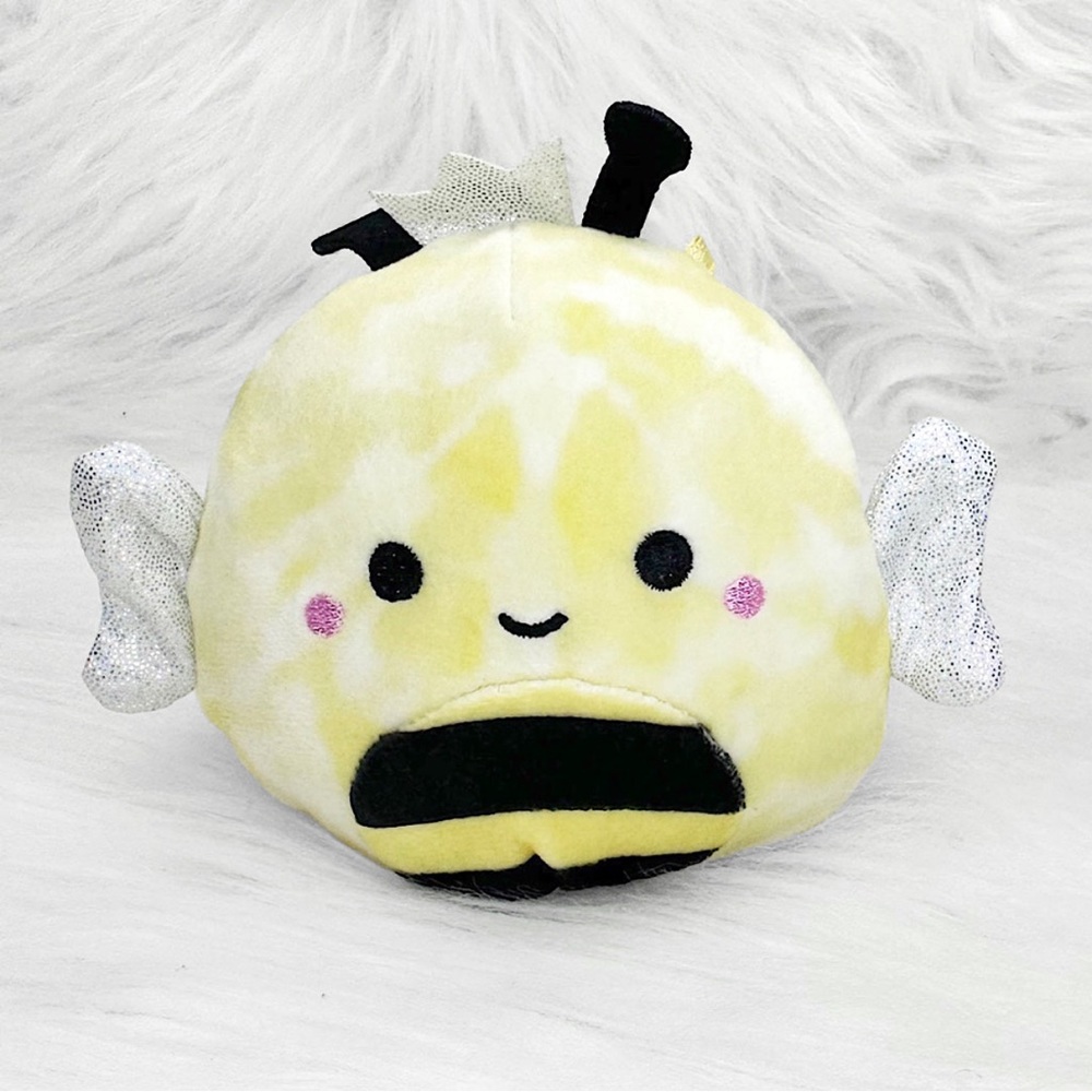NWT Sunny the Bee squishmallow clip !!